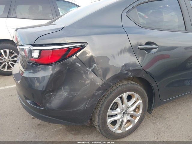 3MYDLBZVXGY131571 Scion IA