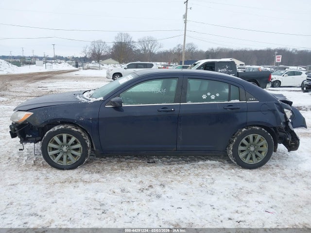 2014 Chrysler 200 Touring მანქანა იყიდება აუქციონზე, vin: 1C3CCBBBXEN101026, აუქციონის ნომერი: 44291224