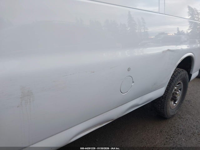1GCWGBFP7P1258221 Chevrolet Express Cargo Rwd 2500 Extended Wheelbase Wt