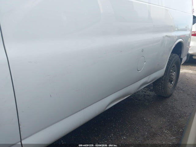 1GCWGBFP7P1258221 Chevrolet Express Cargo Rwd 2500 Extended Wheelbase Wt