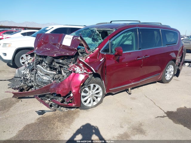 Chrysler Pacifica Touring L 2018 2C4RC1BG3JR287632 Image 2