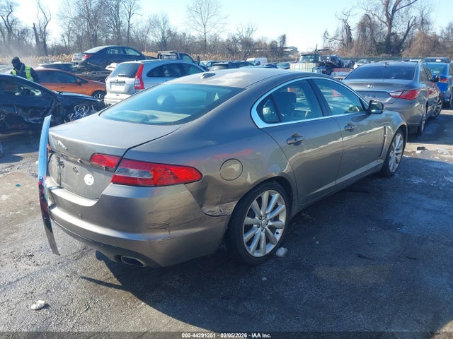 2010 JAGUAR XF SAJWA0GB7ALR64918 Photo 3