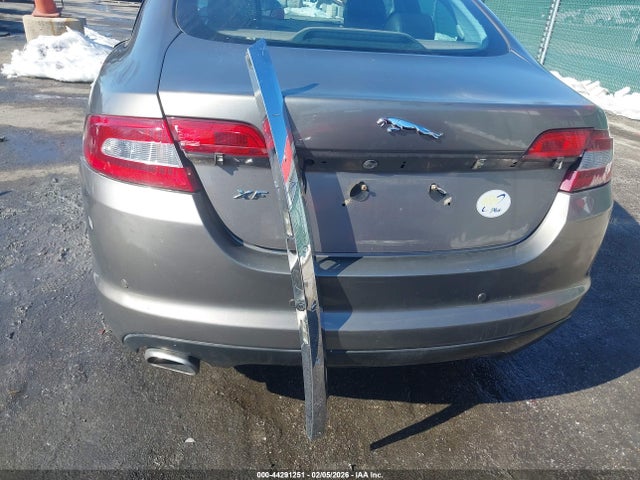2010 JAGUAR XF SAJWA0GB7ALR64918 Photo 5