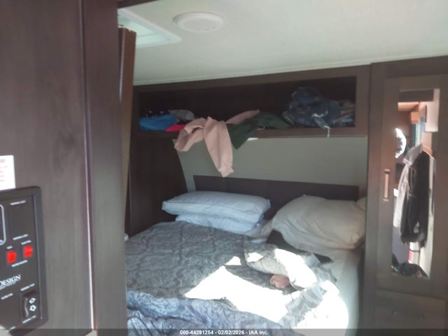 573TT3220N8823808 Grand Design Transcend Travel Trailer