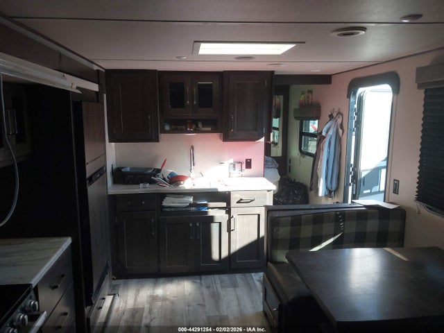 573TT3220N8823808 Grand Design Transcend Travel Trailer