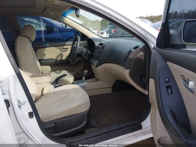 2008 HYUNDAI ELANTRA KMHDU46DX8U450827 Photo 4
