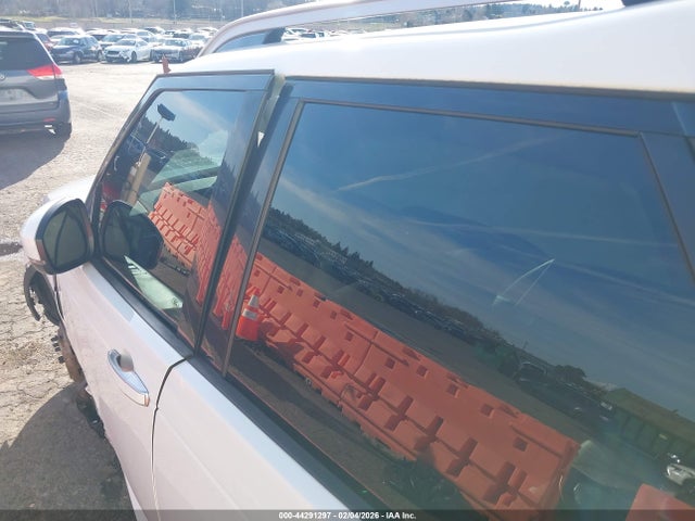 SALRT2RV5JA057081 Land Rover Discovery Hse Luxury