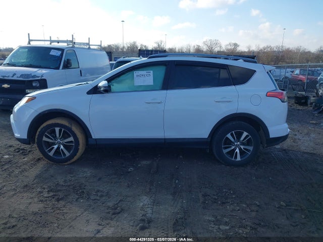 Toyota Rav4 Xle 2017 2T3WFREV5HW379117 Image 13