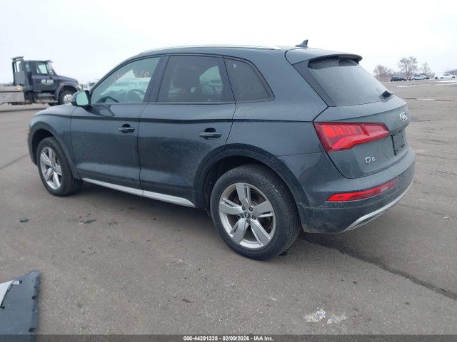 2018 AUDI Q5 WA1ANAFY1J2000419 Photo 2