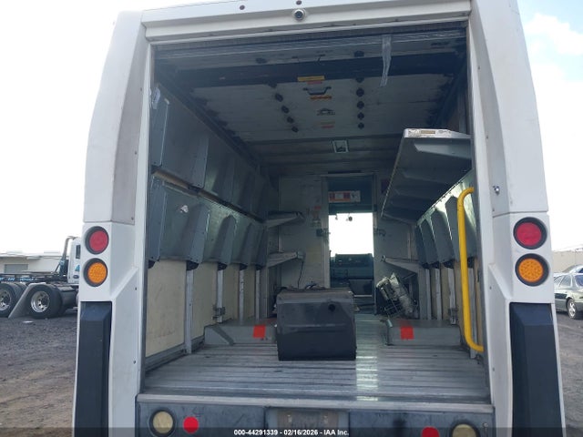 JALB4T17XE7W00225 Isuzu Commercial Van