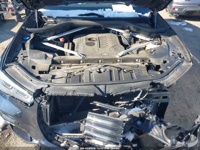 2019 BMW X5 5UXCR6C52KLL36763 Photo 9