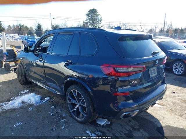 2019 BMW X5 5UXCR6C52KLL36763 Photo 2