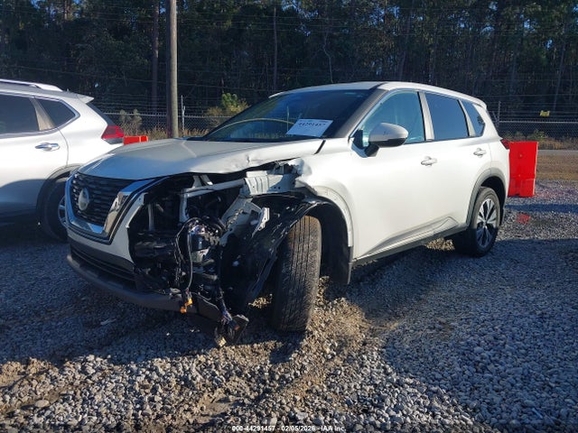 5N1BT3BAXNC723119 Nissan Rogue Sv Fwd