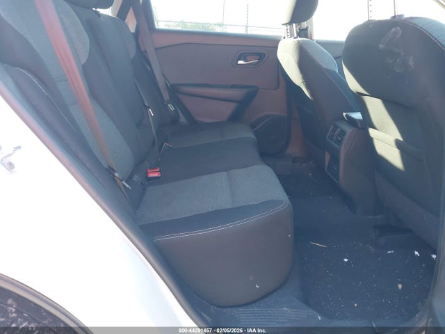 5N1BT3BAXNC723119 Nissan Rogue Sv Fwd