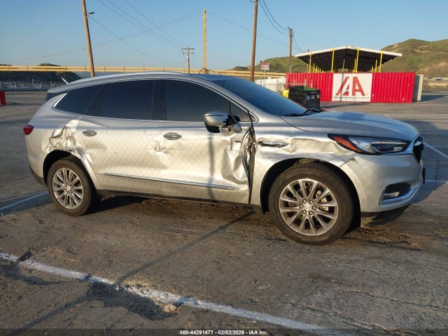 5GAERBKW1LJ135853 Buick Enclave Fwd Essence
