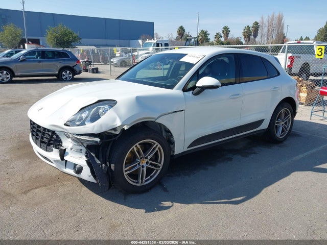 2018 PORSCHE MACAN WP1AA2A51JLB08231 Photo 1