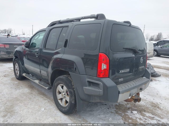2011 NISSAN XTERRA 5N1AN0NW4BC523747 Photo 2