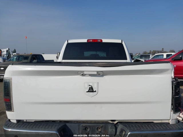 3C6UR5CL7JG290008 RAM 2500 Tradesman 4x4 6&#039;4 Box