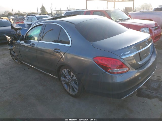 2018 MERCEDES-BENZ C 300 55SWF4JB3JU253881 Photo 2