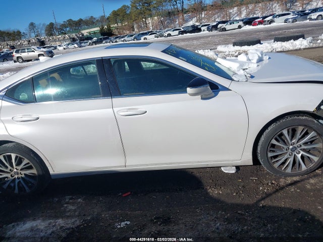 2021 Lexus Es 250 მანქანა იყიდება აუქციონზე, vin: 58AD11D10MU003250, აუქციონის ნომერი: 44291618