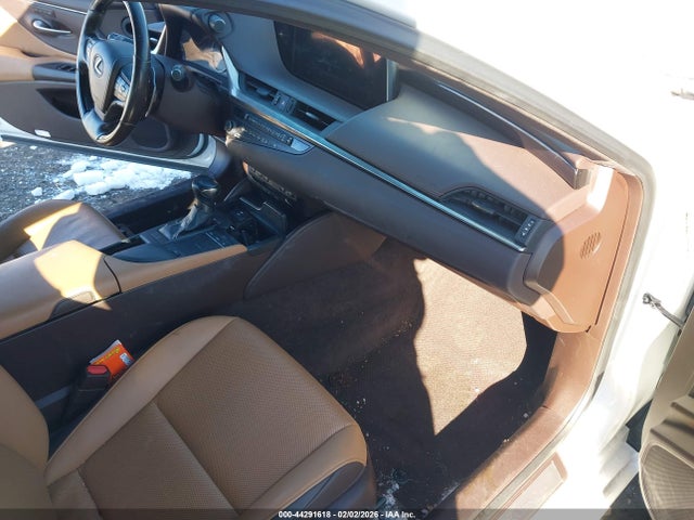 2021 Lexus Es 250 მანქანა იყიდება აუქციონზე, vin: 58AD11D10MU003250, აუქციონის ნომერი: 44291618