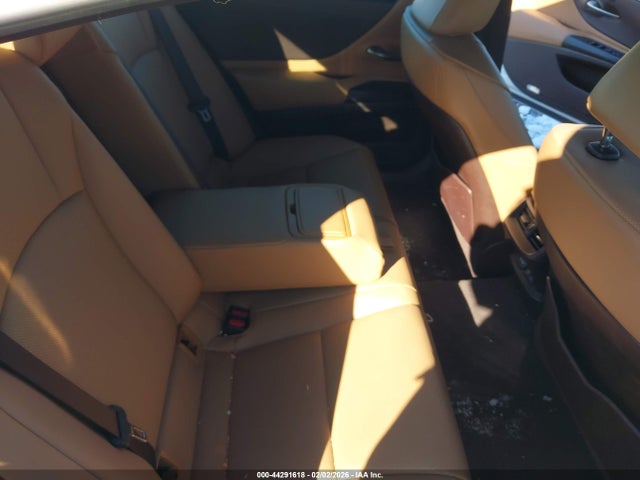 2021 Lexus Es 250 მანქანა იყიდება აუქციონზე, vin: 58AD11D10MU003250, აუქციონის ნომერი: 44291618