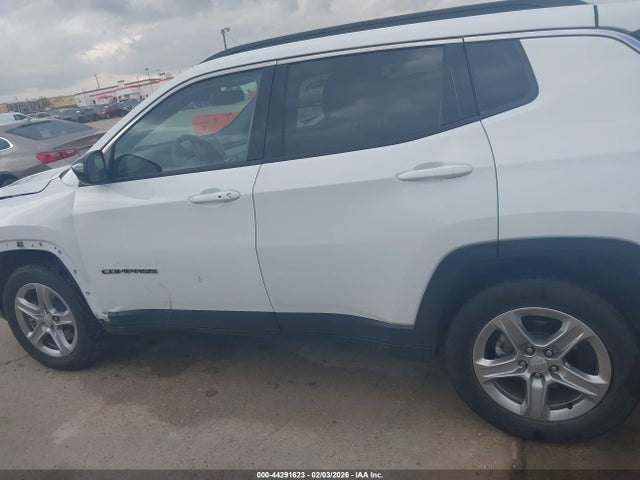 Jeep Compass Latitude 4x4 2024 3C4NJDBN8RT604950 Image 14