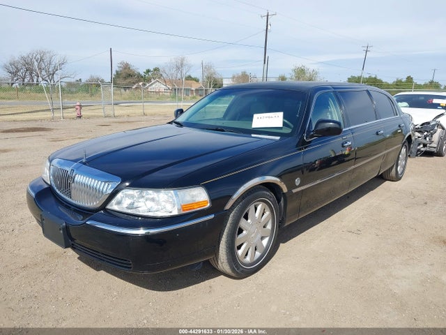 2004 LINCOLN TOWN CAR 1L1FM81W94Y623539 Photo 5