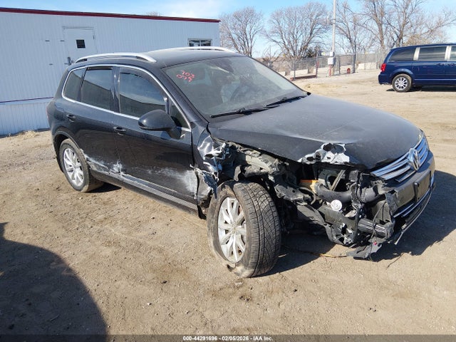 2016 VOLKSWAGEN TOUAREG WVGEF9BP4GD009561