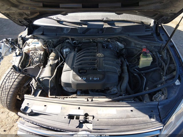 2016 VOLKSWAGEN TOUAREG WVGEF9BP4GD009561 Photo 9