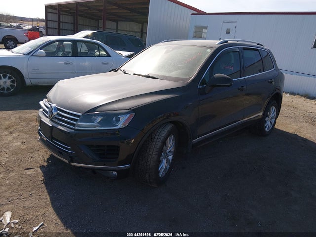 2016 VOLKSWAGEN TOUAREG WVGEF9BP4GD009561 Photo 1