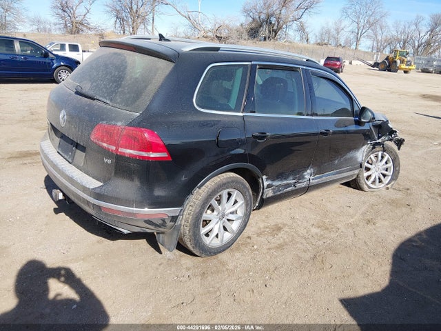 2016 VOLKSWAGEN TOUAREG WVGEF9BP4GD009561 Photo 3