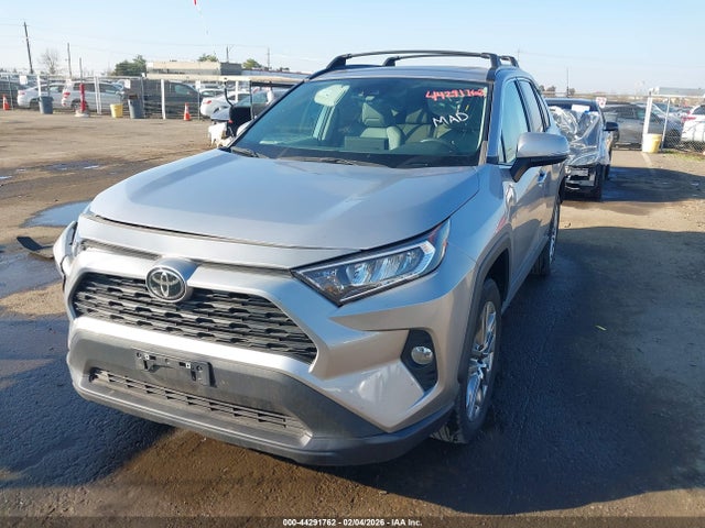 Toyota Rav4 Xle Premium 2021 2T3C1RFV3MC169840 Image 2