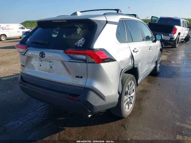 Toyota Rav4 Xle Premium 2021 2T3C1RFV3MC169840 Image 4