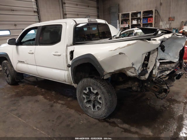 2017 TOYOTA TACOMA 5TFCZ5AN2HX079586 Photo 2
