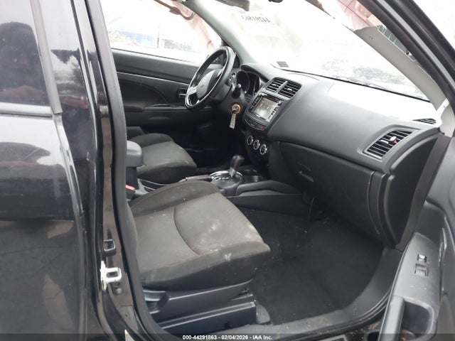 2017 MITSUBISHI OUTLANDER SPORT JA4AP3AU7HZ032528 Photo 4