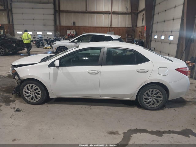 Продаж на аукціоні авто 2018 Toyota Corolla Le, vin: 2T1BURHEXJC075507, номер лоту: 44291864