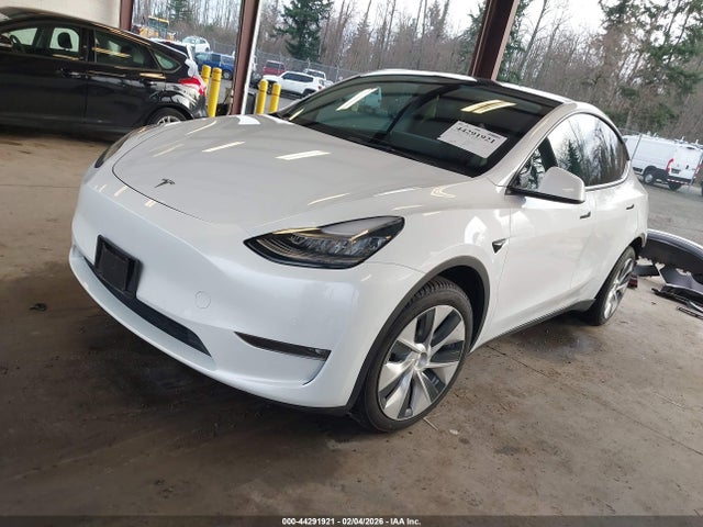 2021 TESLA MODEL Y 5YJYGDEE0MF261369 Photo 1