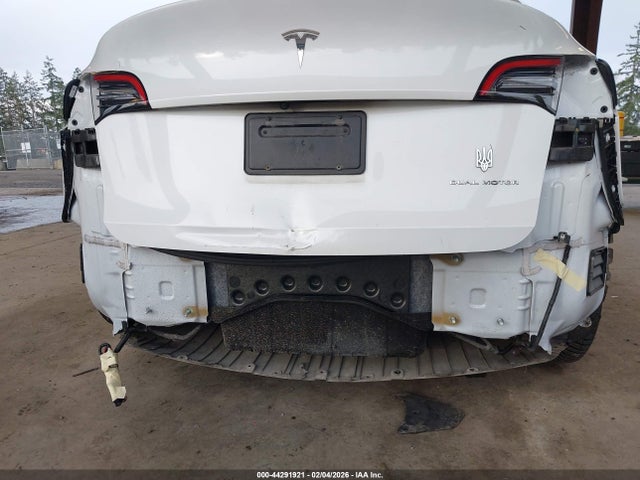 2021 TESLA MODEL Y 5YJYGDEE0MF261369 Photo 5