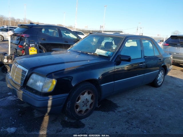 1995 MERCEDES-BENZ E WDBEA32E8SC266962 Photo 1