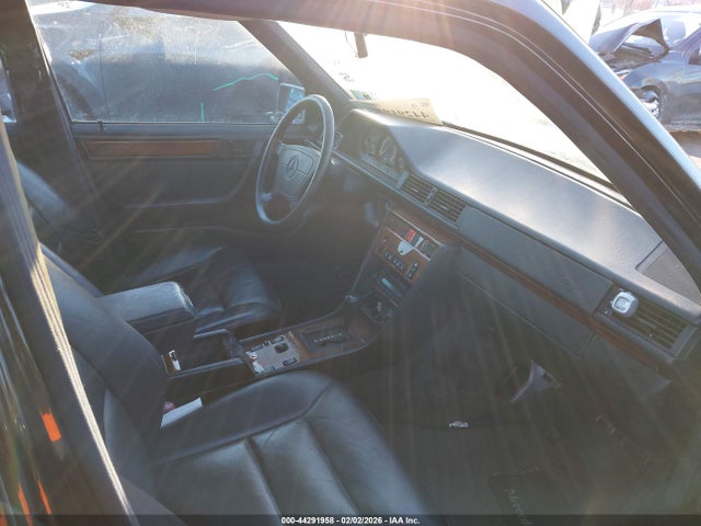 1995 MERCEDES-BENZ E WDBEA32E8SC266962 Photo 4