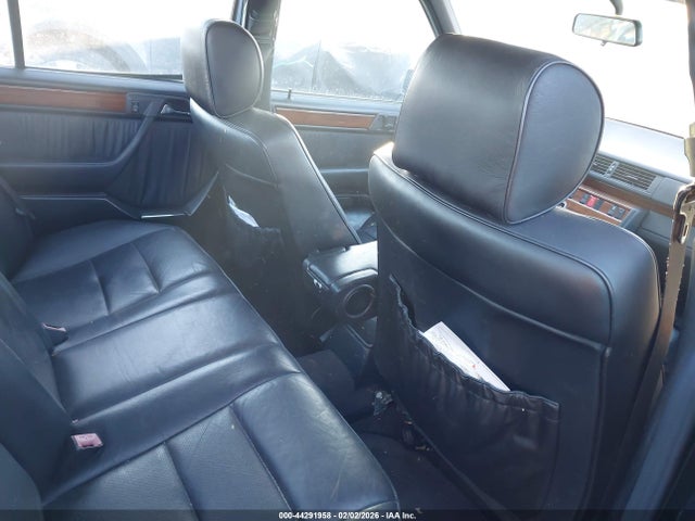 1995 MERCEDES-BENZ E WDBEA32E8SC266962 Photo 7