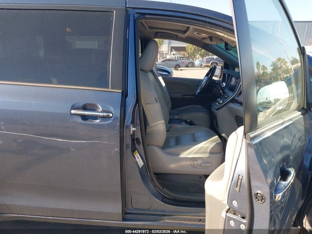 5TDYK3DC4FS639281 Toyota Sienna Xle 8 Passenger