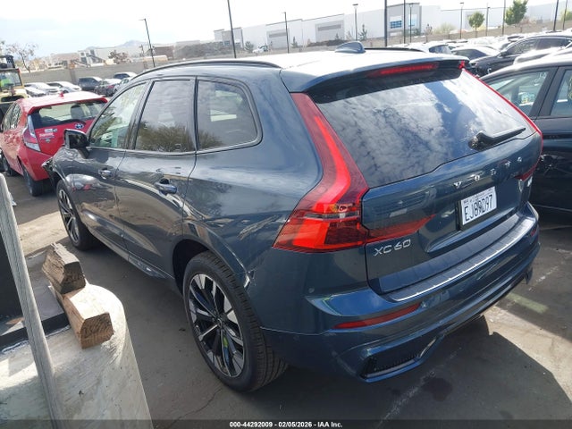 Volvo Xc60 B5 Plus 2026 YV4M12RCXT1375185 Image 3