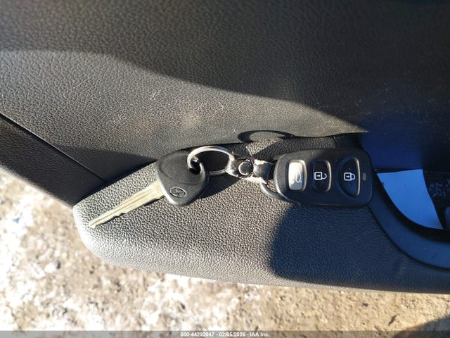 Hyundai ELANTRA SE 2019 5NPD74LF7KH430909 Image 11