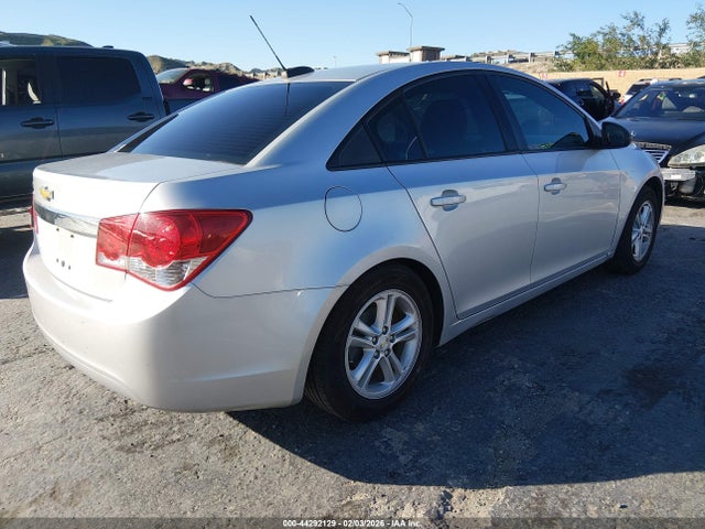 1G1PA5SG8F7256463 Chevrolet Cruze Ls Auto