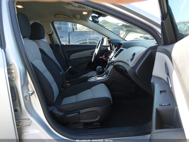 1G1PA5SG8F7256463 Chevrolet Cruze Ls Auto