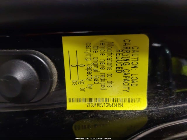 2T3JFREV1GW434154 Toyota RAV4 SE