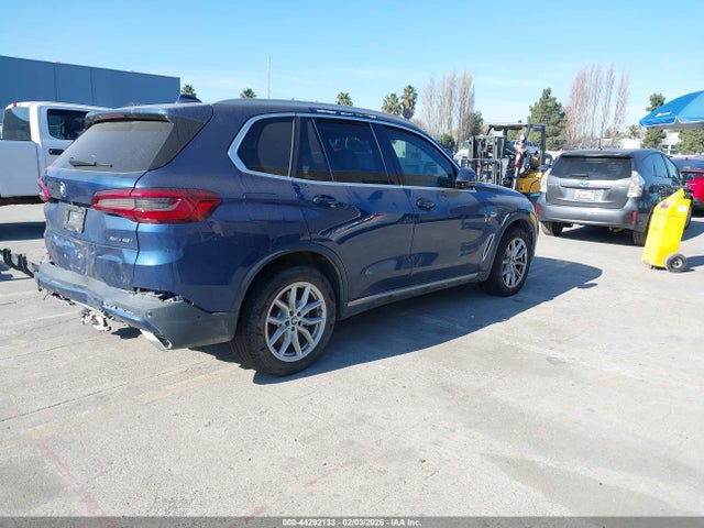 2020 BMW X5 5UXCR6C07LLL82949 Photo 3