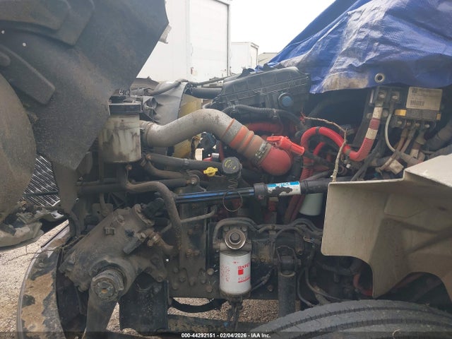 1HTEUMML5RS748141 International Mv